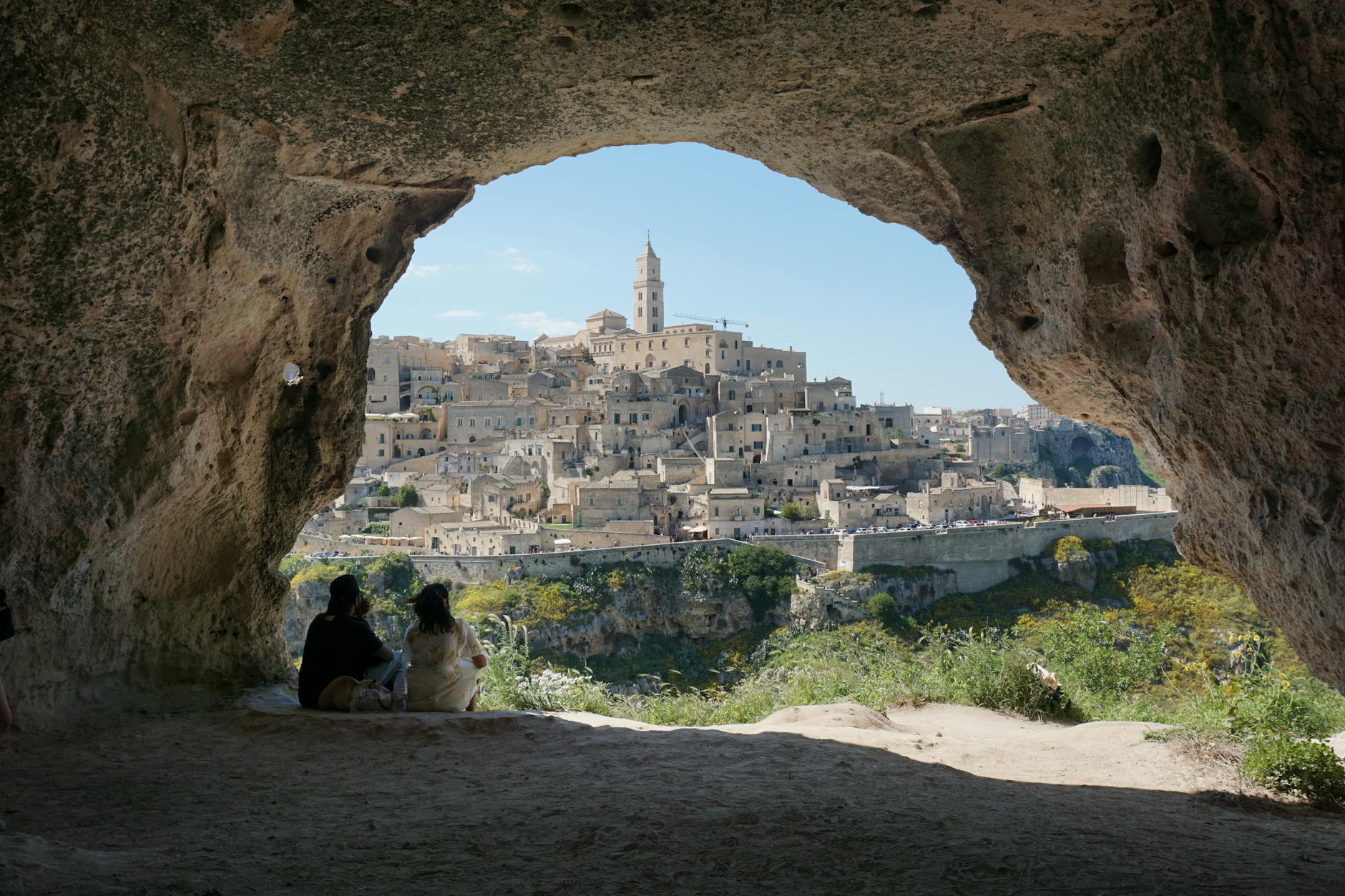 Matera, residenze artistiche euromediterranee: Casino sostiene il bando “Terre Immerse”