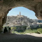 Matera, residenze artistiche euromediterranee: Casino sostiene il bando “Terre Immerse”